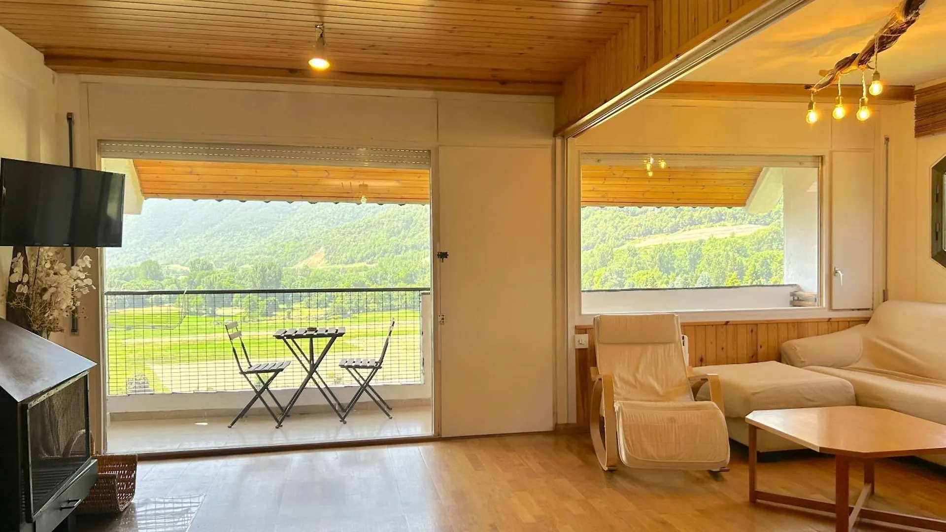 Apartamento Apartament Amb Balco I Unes Vistes Uniques Del Pirineu By Rural D'Aneu Esterri d'Àneu