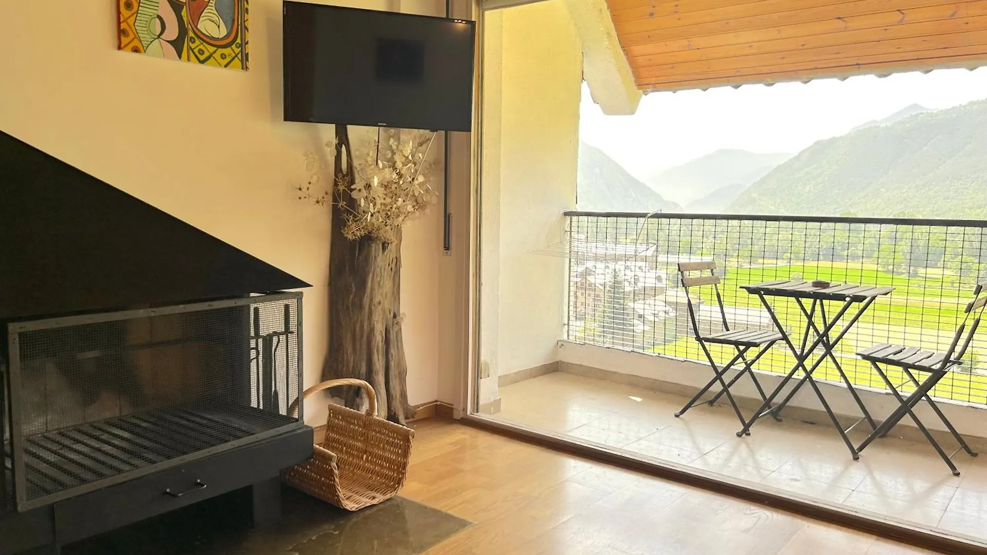Apartamento Apartament Amb Balco I Unes Vistes Uniques Del Pirineu By Rural D'Aneu Esterri d'Àneu Espanha